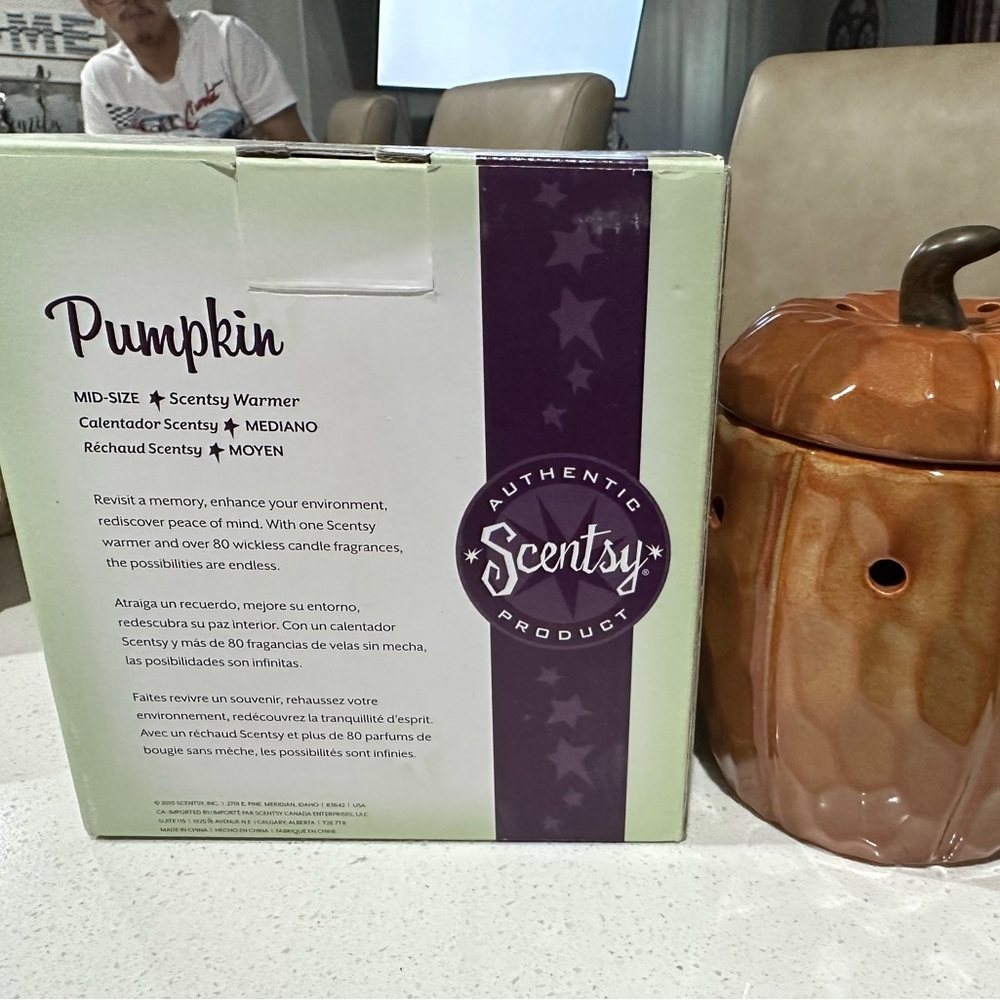Scentsy pumpkin warmer
